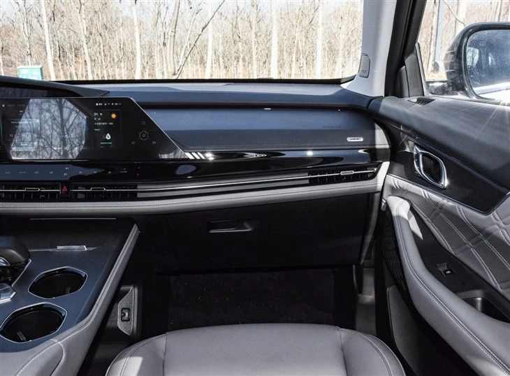 Changan UNI-K IDD Hybrid SUV