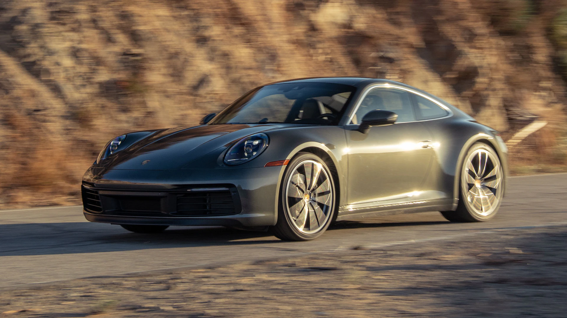 ปอร์เช่เรียกคืนรถยนต์ซีรีส์ 911 เนื่องจากปัญหากระบวนการเชื่อมโลหะ