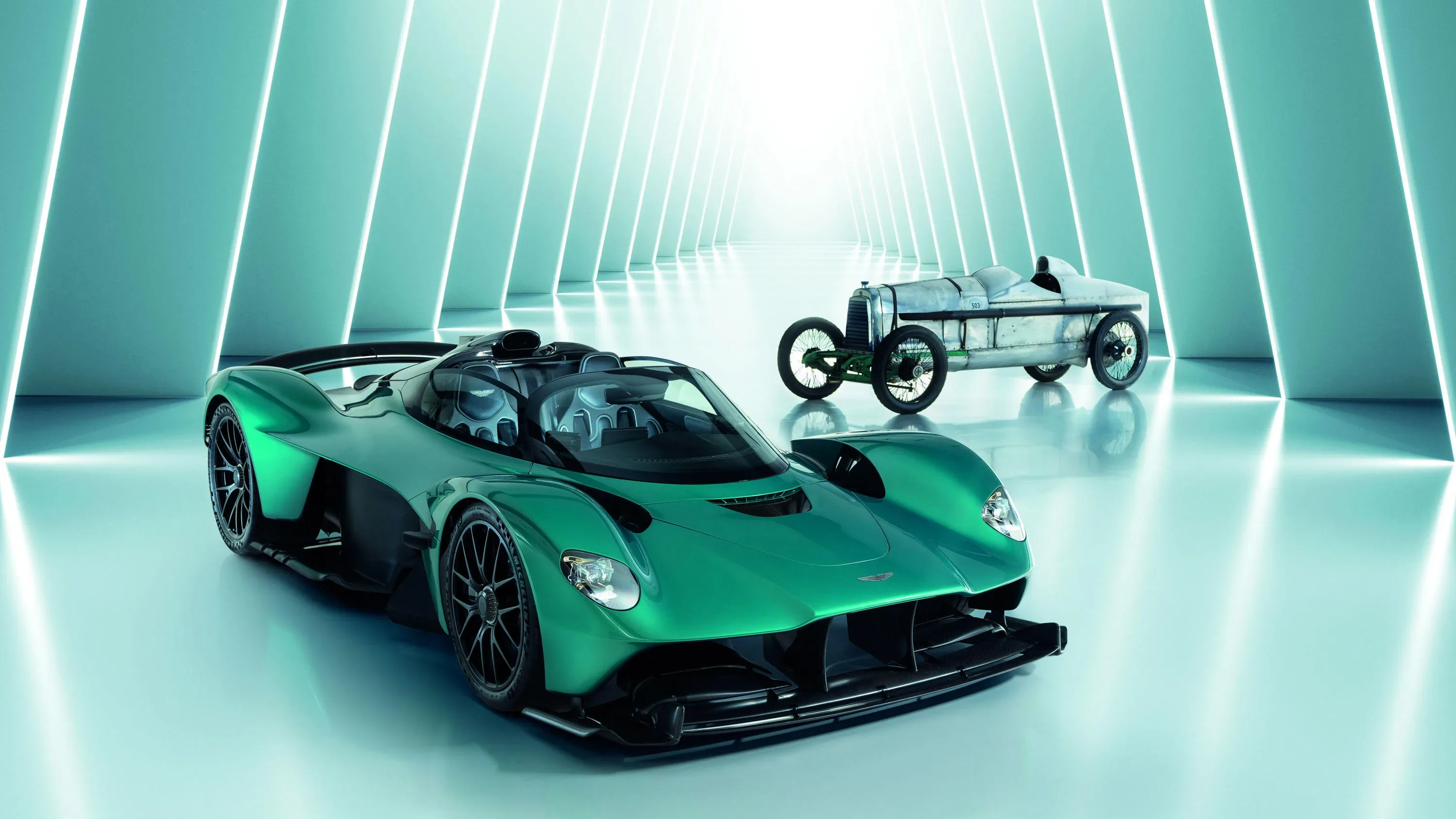 Aston Martin ร่วมมือกับ Lucid ในการผลิตรถยนต์ไฟฟ้า