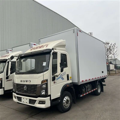 ใหม่ Sinotruk HOWO 4 × 2 รถบรรทุกห้องเย็น